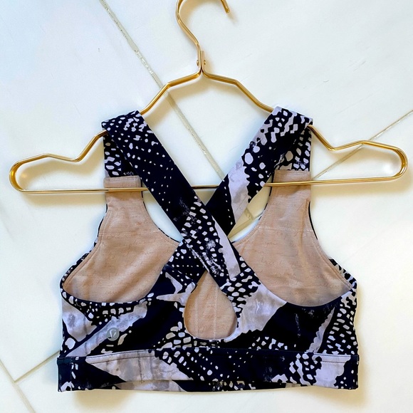Lululemon black and white sports bra - Picture 2 of 2
